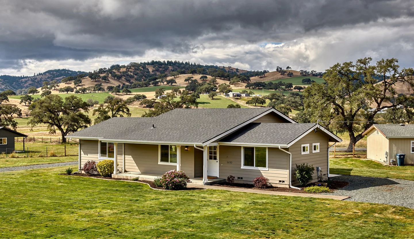 Seamless gutters on a home in Yoncalla, Oregon